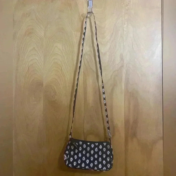 Vera Bradley Handbags - Vera Bradley Crossbody Classic Black Print Euc